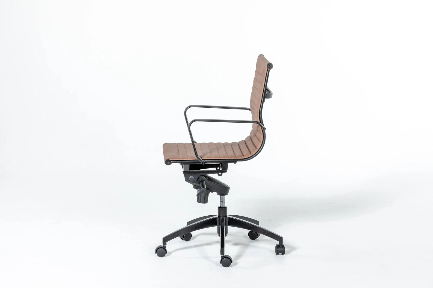 PU605M Executive Chair