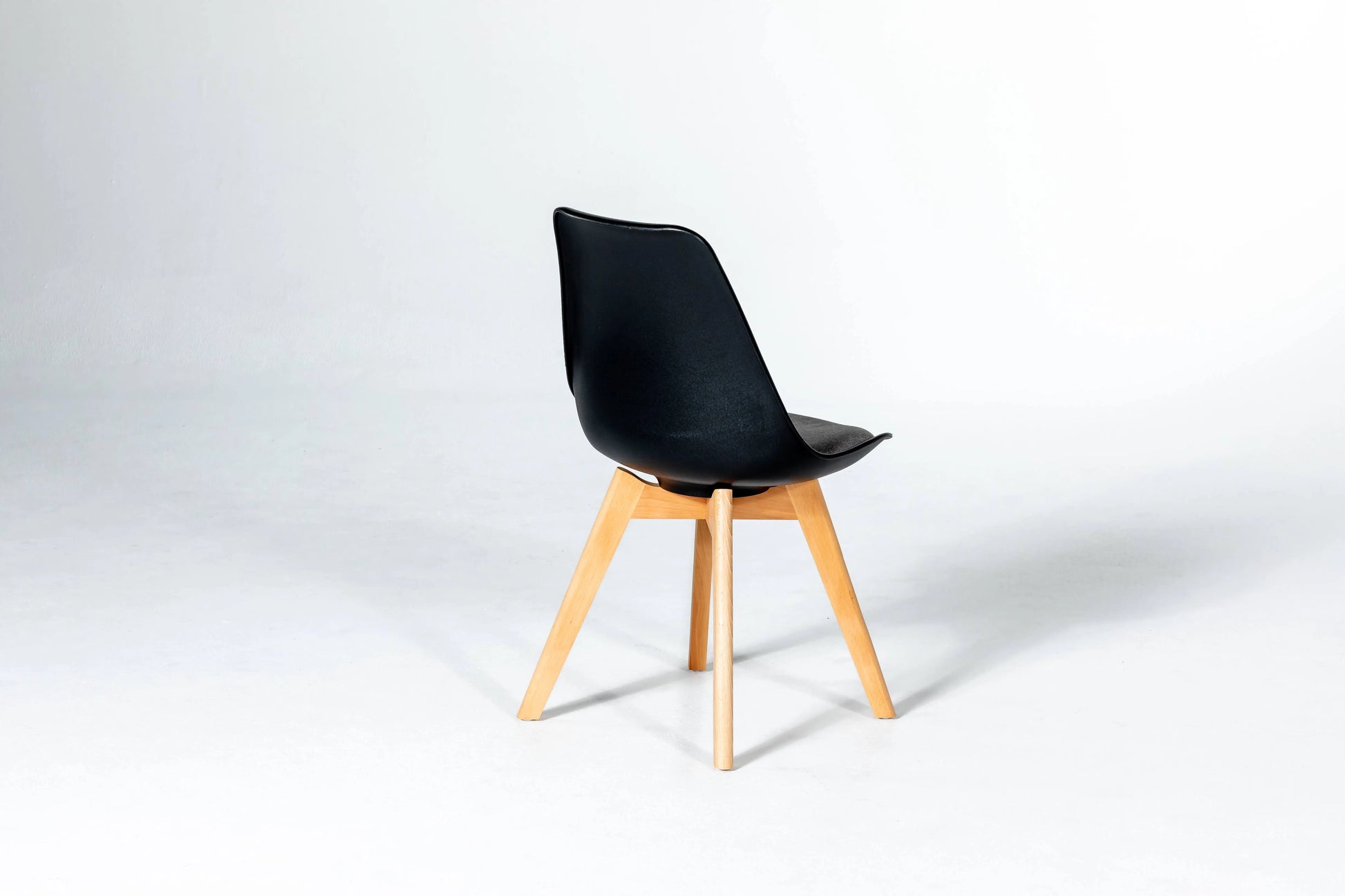 Virgo Chair (Black)